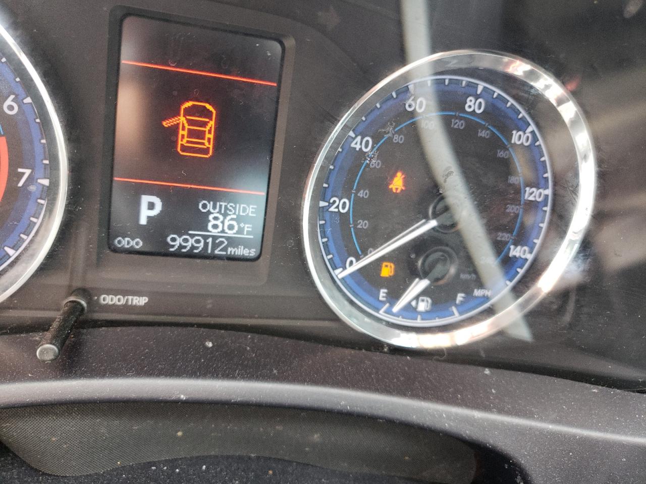 Photo 8 from auction – 2017 TOYOTA COROLLA L with VIN 5YFBURHE4HP660285
