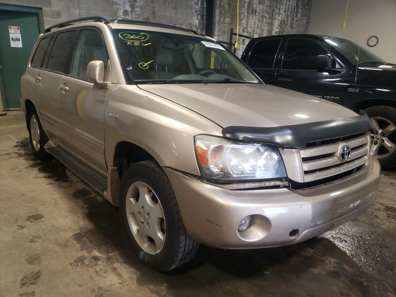 TOYOTA HIGHLANDER 2004 with VIN JTEEP21A240051179 - Photo from auction