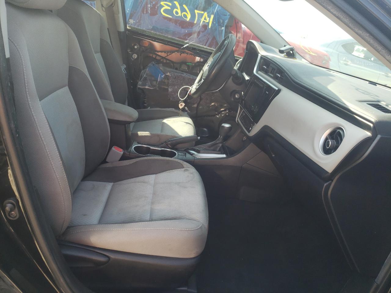 Photo 5 from auction – 2017 TOYOTA COROLLA L with VIN 5YFBURHE4HP724647