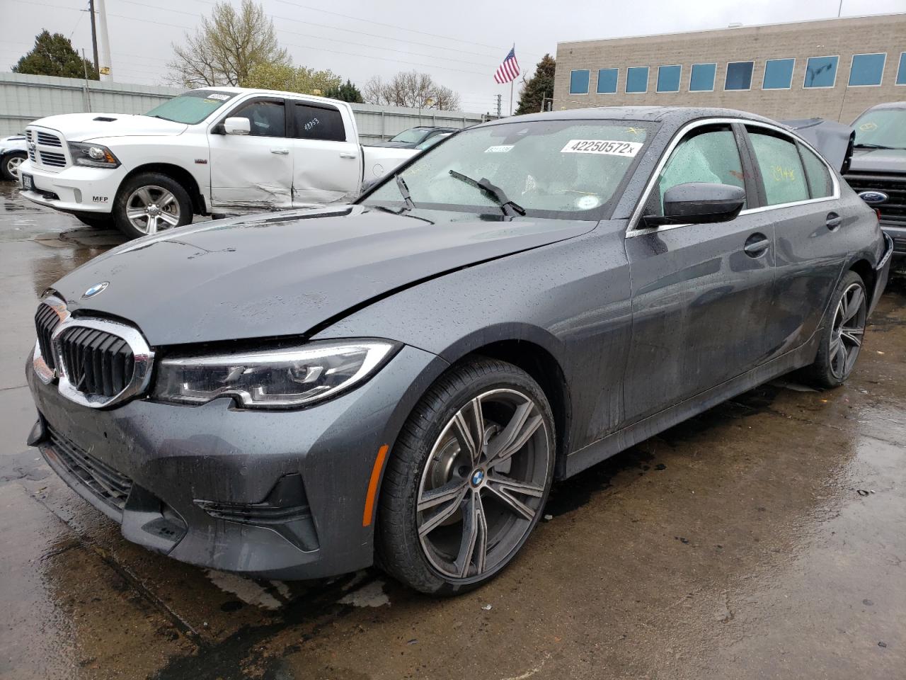 Photo 2 from auction – 2021 BMW 330XI with VIN 3MW5R7J00M8C00551