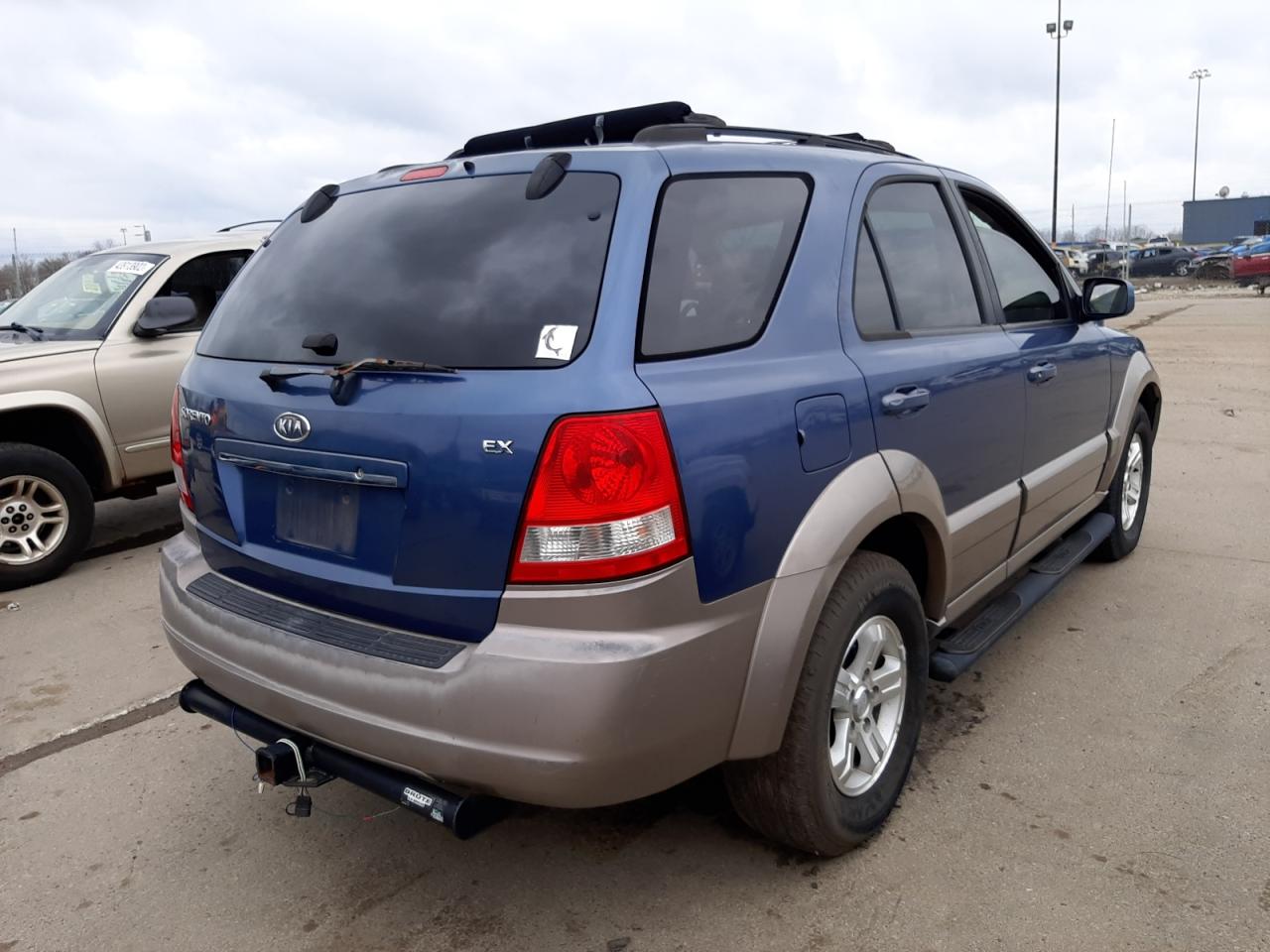 Photo 4 from auction – 2006 KIA SORENTO EX with VIN KNDJD733565551141