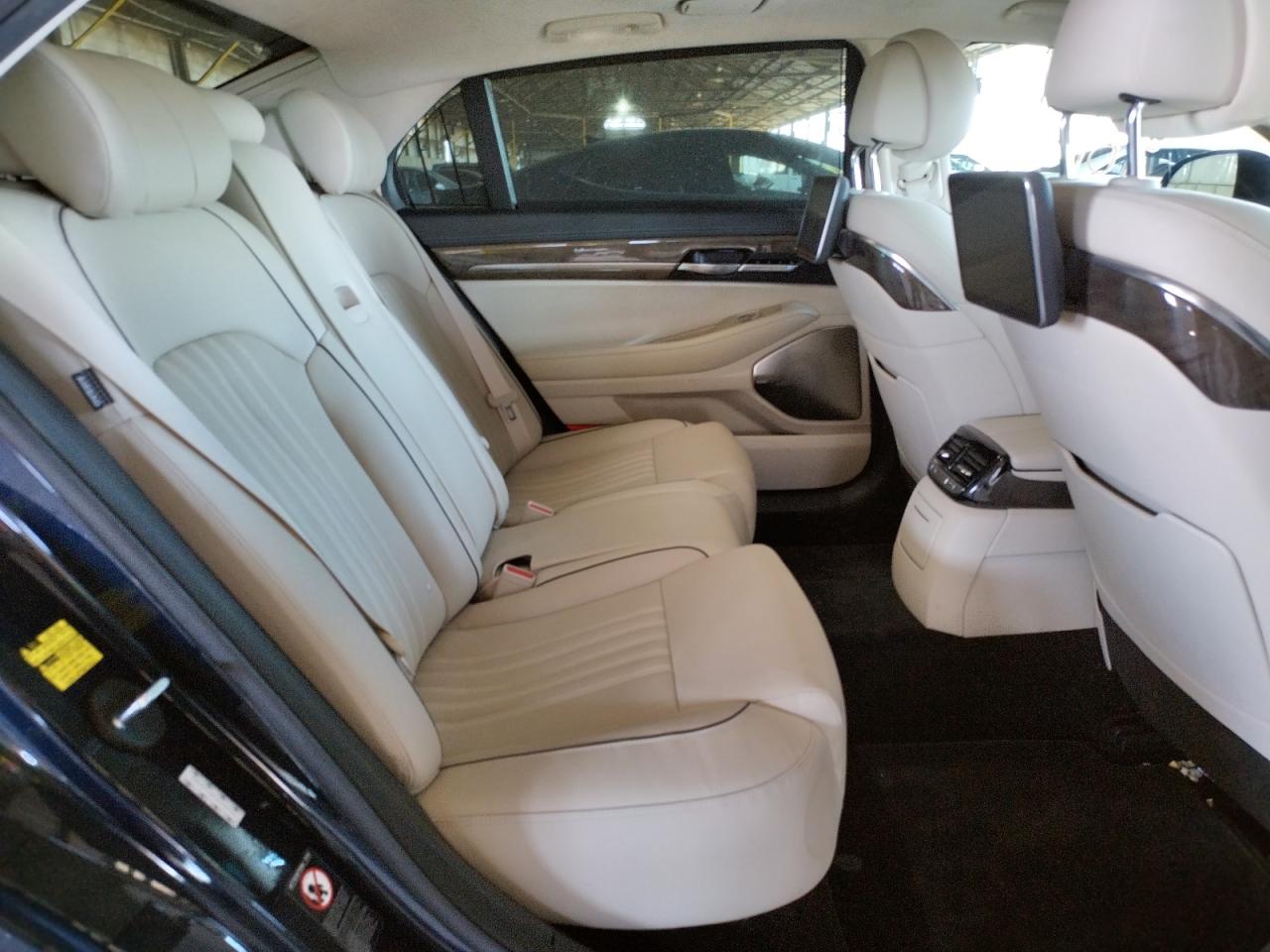 Photo 6 from auction – 2018 GENESIS G90 ULTIMA with VIN KMHG54JH2JU044101