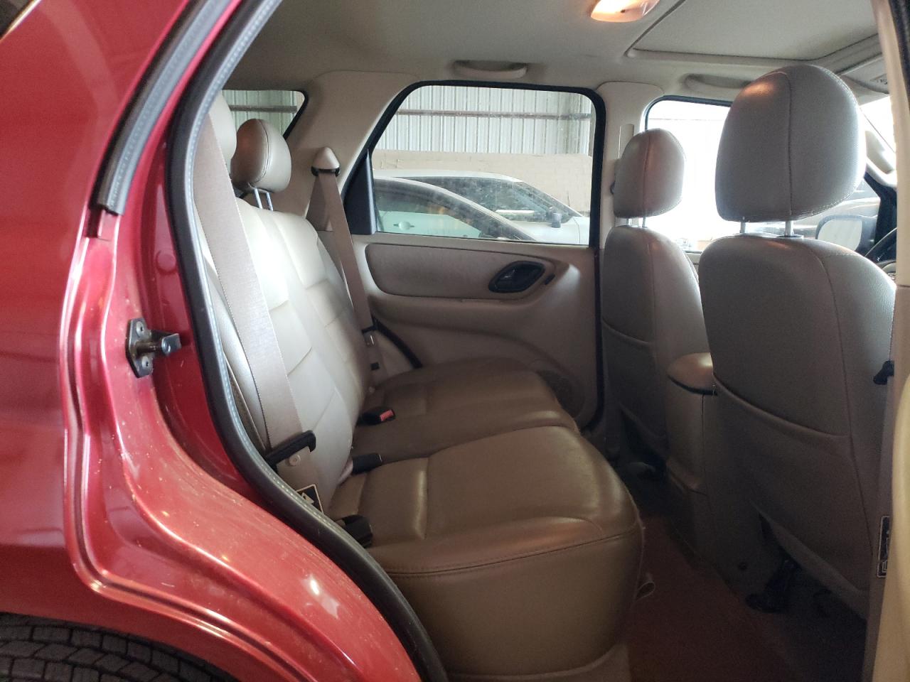 Photo 6 from auction – 2004 FORD ESCAPE XLT with VIN 1FMYU03144DA00914