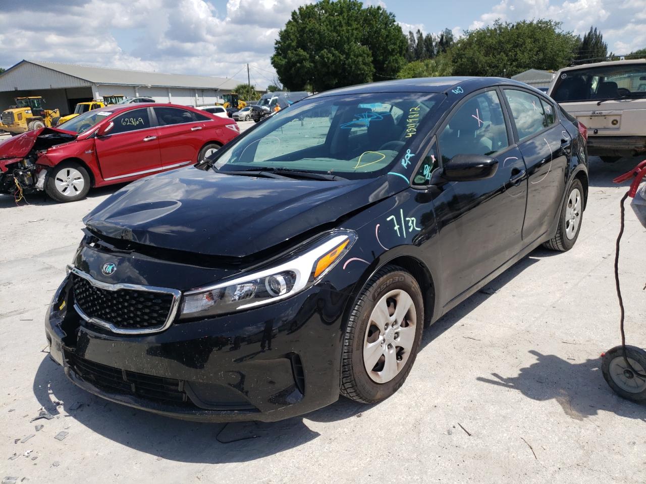 Photo 2 from auction – 2017 KIA FORTE LX with VIN 3KPFK4A79HE106750