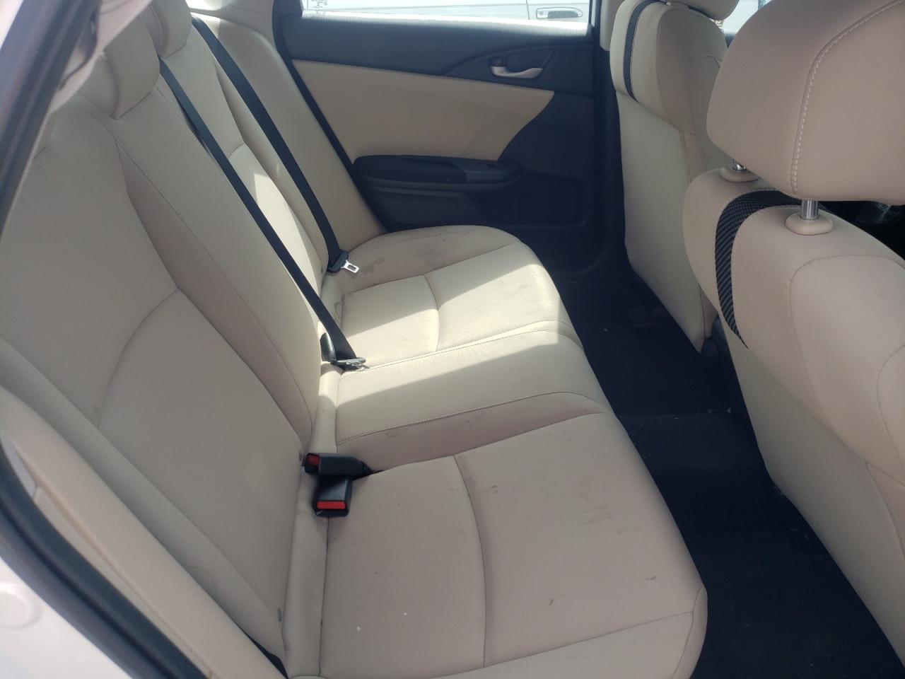 Photo 6 from auction – 2018 HONDA CIVIC LX with VIN 2HGFC2F58JH597252