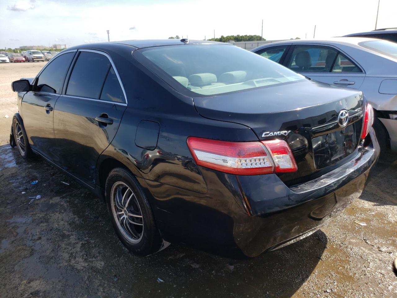 Photo 3 from auction – 2011 TOYOTA CAMRY BASE with VIN 4T1BF3EK3BU176647