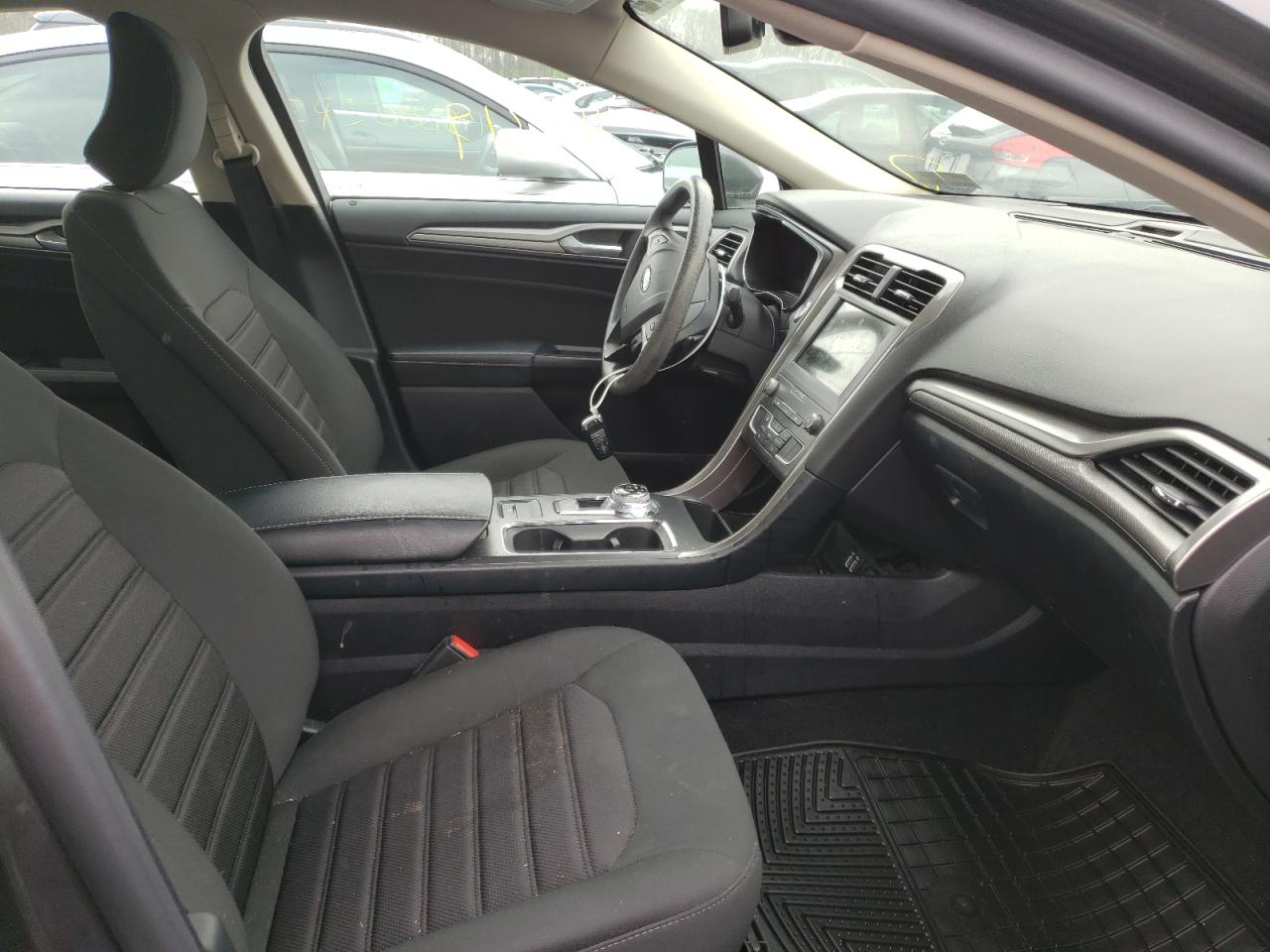 Photo 5 from auction – 2019 FORD FUSION SE with VIN 3FA6P0HD2KR245503