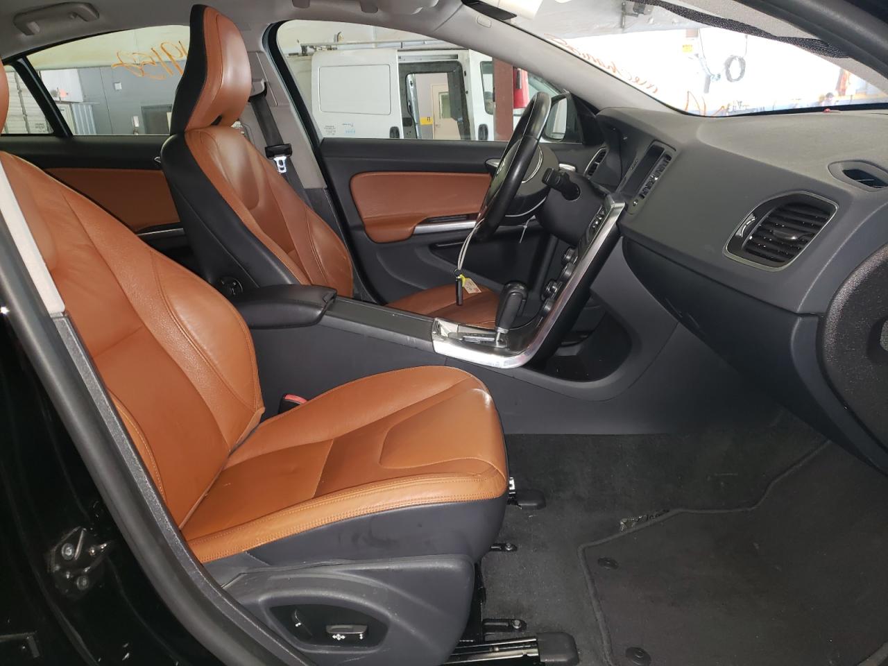 Photo 5 from auction – 2012 VOLVO S60 T5 with VIN YV1622FS2C2145519