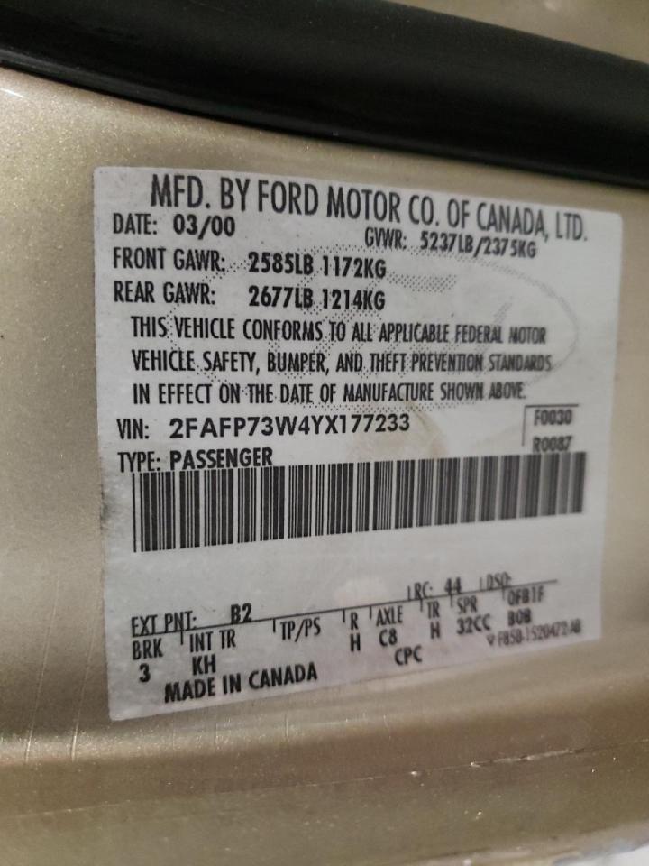 Photo 10 from auction – 2000 FORD CROWN VICT with VIN 2FAFP73W4YX177233