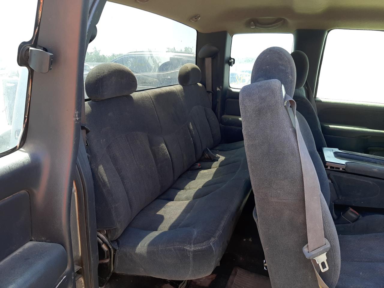 Photo 6 from auction – 2000 CHEVROLET SILVERADO with VIN 2GCEC19V0Y1232194
