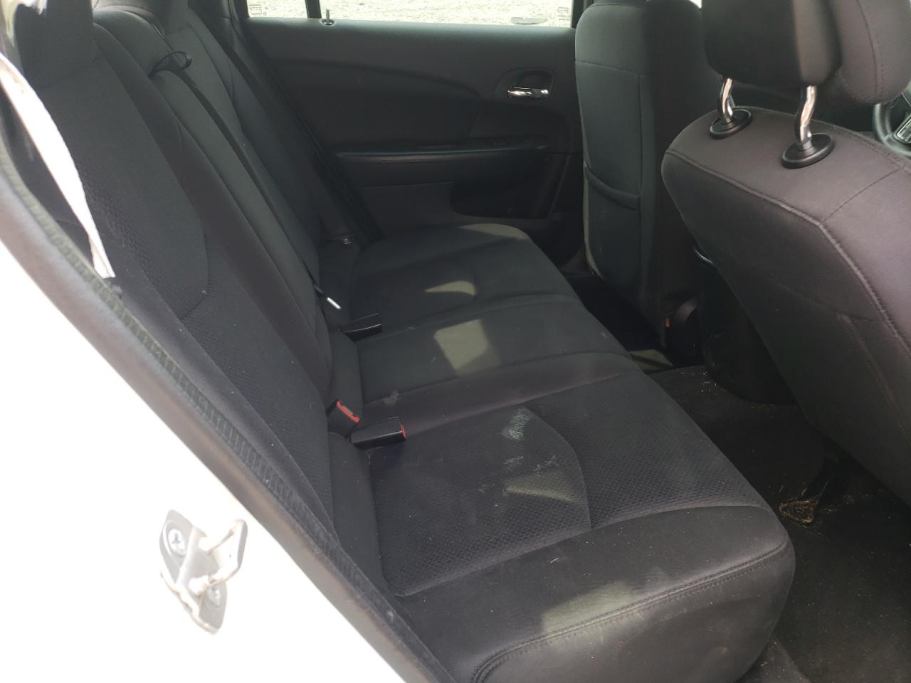 Photo 6 from auction – 2014 CHRYSLER 200 LX with VIN 1C3CCBAB1EN168552