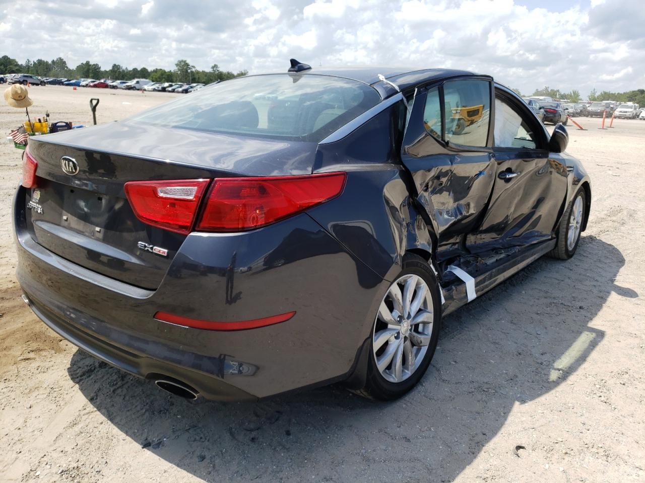 Photo 4 from auction – 2015 KIA OPTIMA EX with VIN 5XXGN4A72FG513003