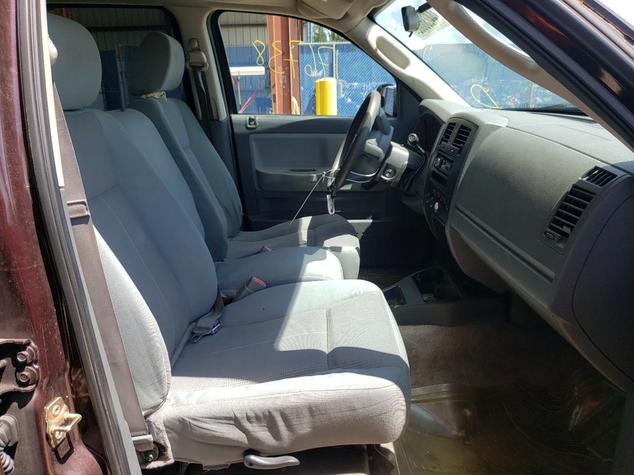 Photo 5 from auction – 2005 DODGE DAKOTA QUA with VIN 1D7HE28K85S235818