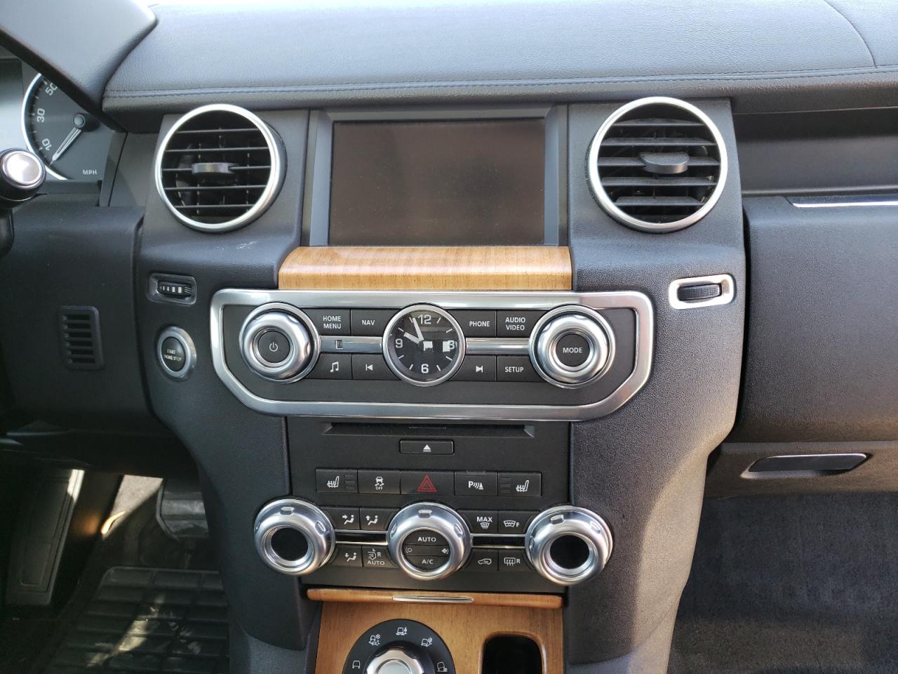 Photo 9 from auction – 2013 LAND ROVER LR4 HSE with VIN SALAG2D48DA663916