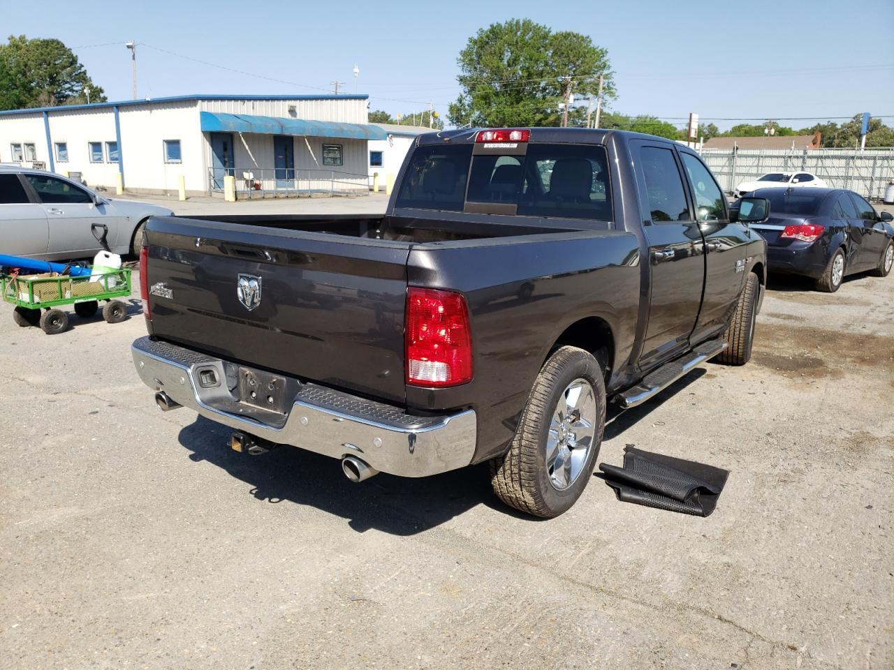 Photo 4 from auction – 2016 RAM 1500 SLT with VIN 3C6RR6LT7GG370669