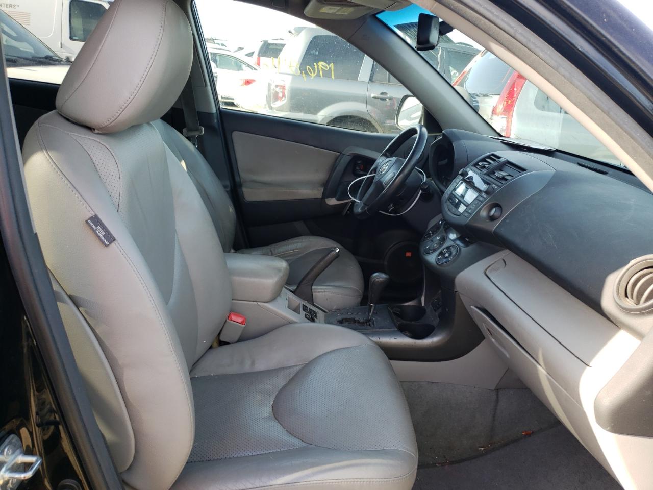 Photo 5 from auction – 2011 TOYOTA RAV4 LIMIT with VIN 2T3YF4DV6BW092129