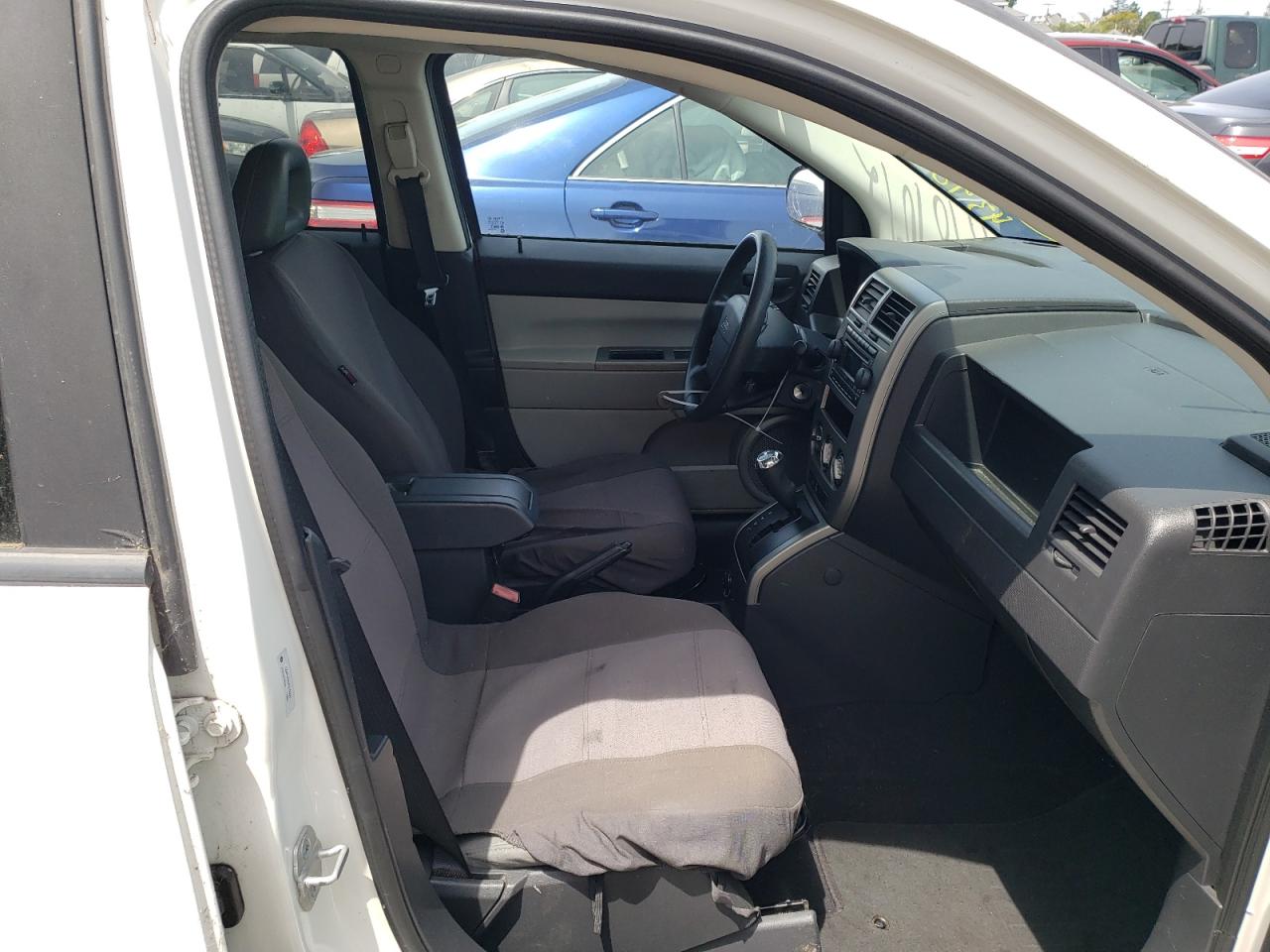 Photo 5 from auction – 2007 JEEP COMPASS with VIN 1J8FF47W47D156001