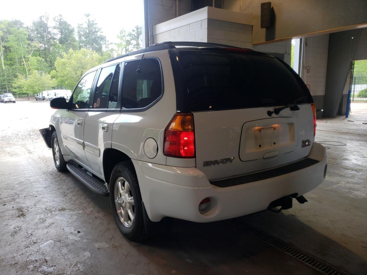 Photo 3 from auction – 2003 GMC ENVOY with VIN 1GKDT13S232235198