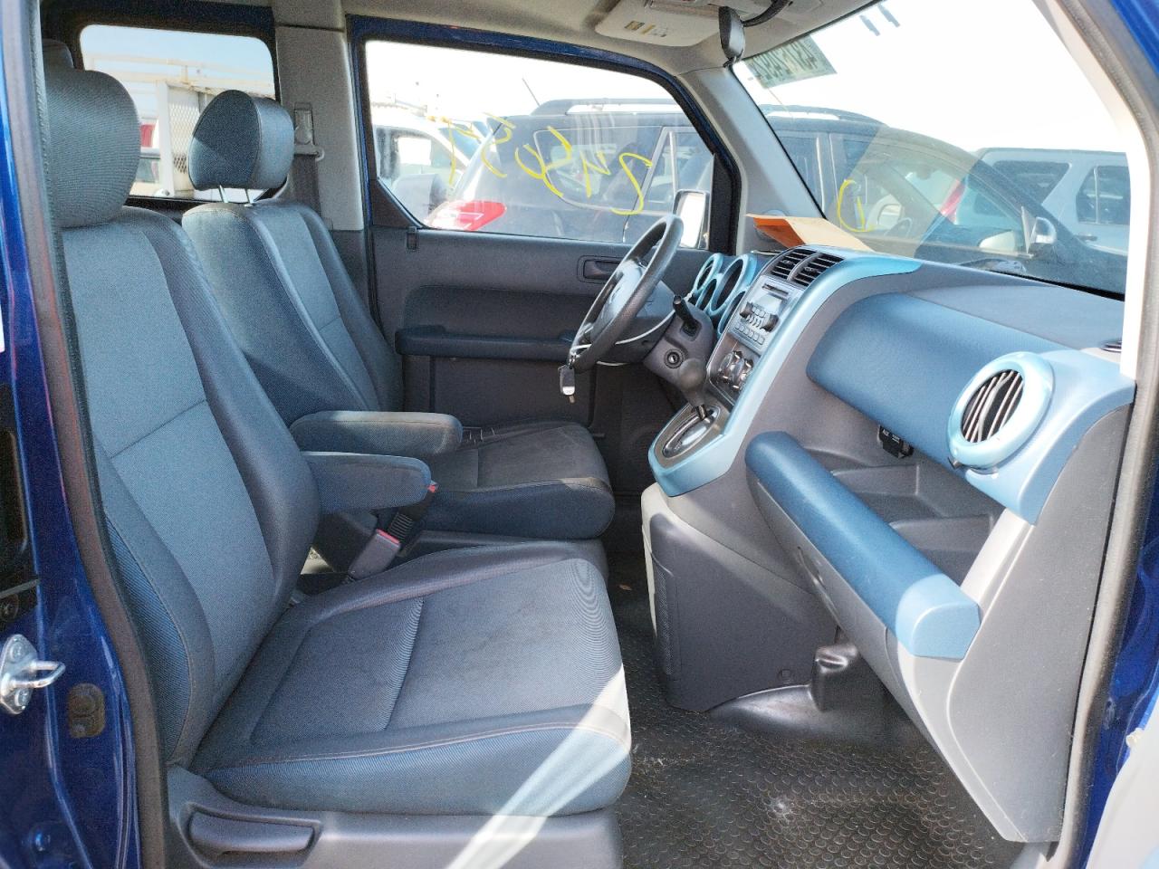 Photo 5 from auction – 2004 HONDA ELEMENT EX with VIN 5J6YH28524L004895