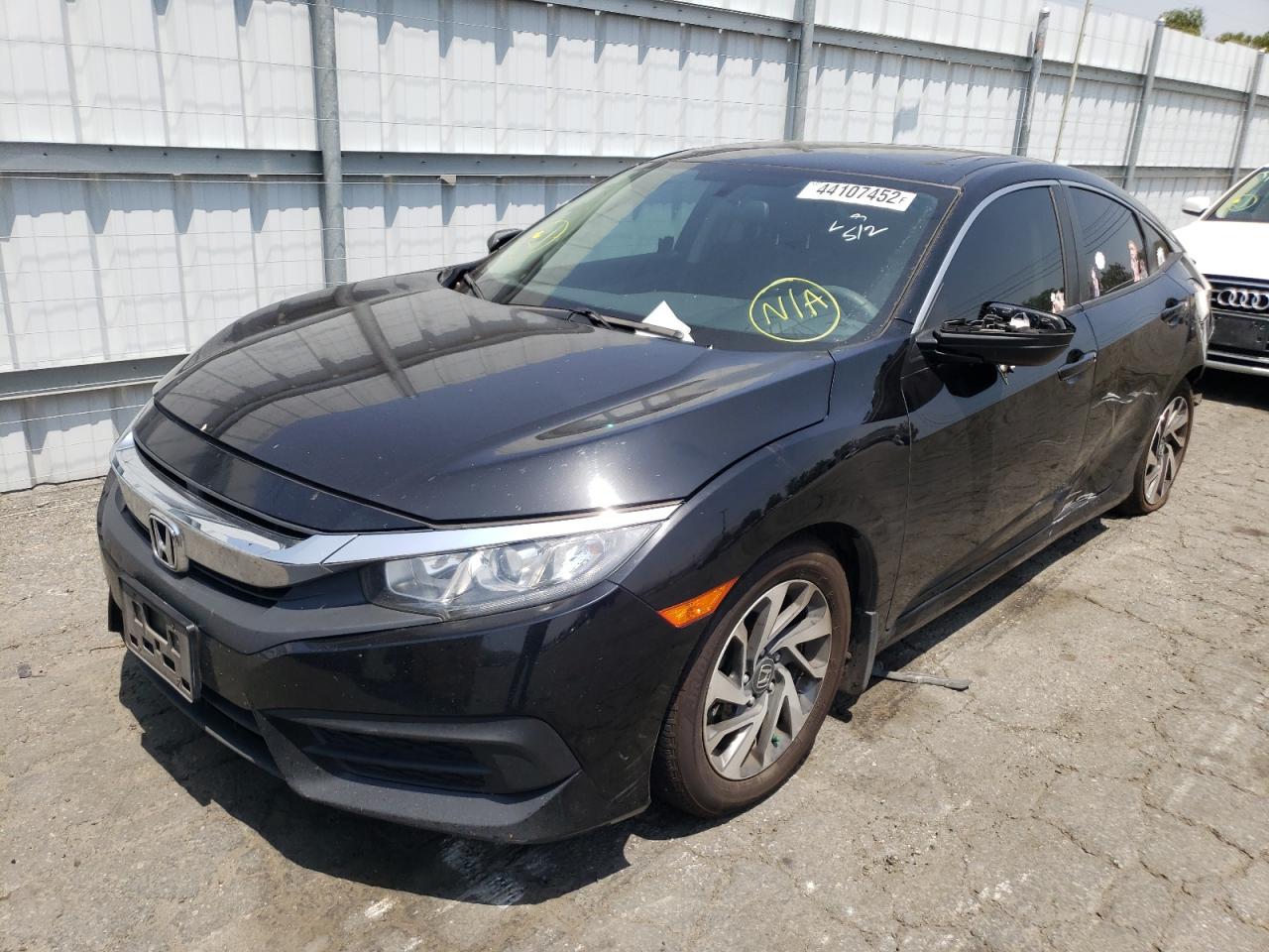 Photo 2 from auction – 2018 HONDA CIVIC EX with VIN 2HGFC2F70JH560763
