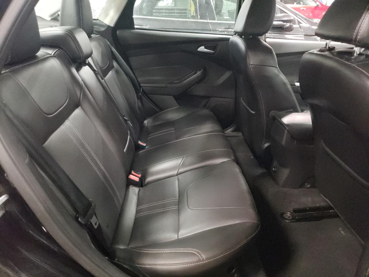 Photo 6 from auction – 2014 FORD FOCUS SE with VIN 1FADP3F28EL347689