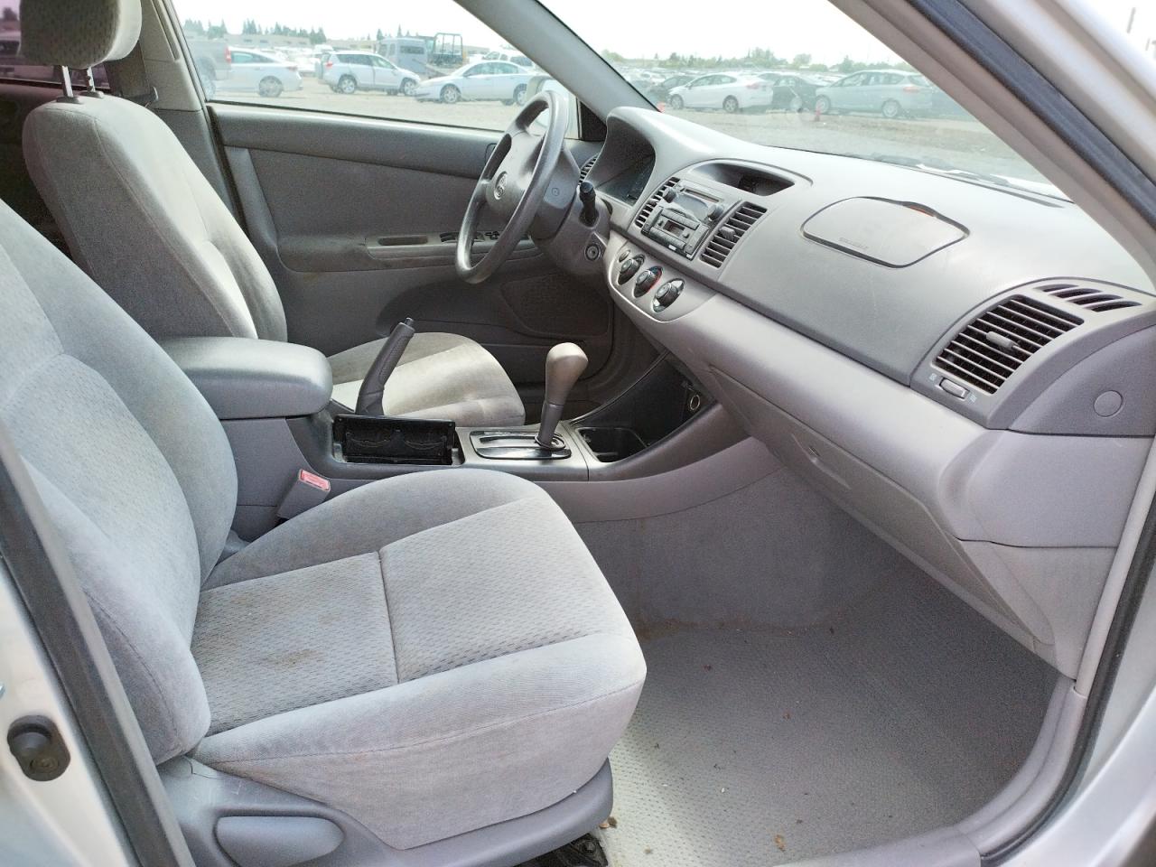 Photo 5 from auction – 2003 TOYOTA CAMRY LE with VIN 4T1BE32K93U749740