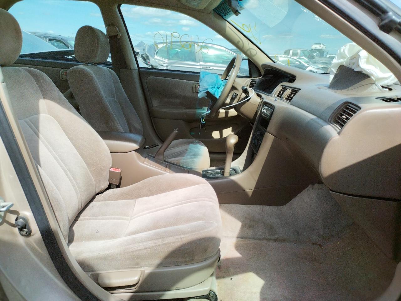 Photo 5 from auction – 1998 TOYOTA CAMRY CE with VIN 4T1BG22K9WU204792
