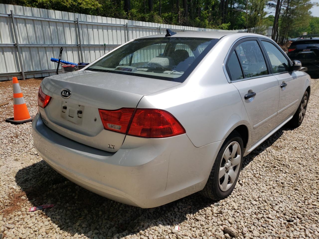 Photo 4 from auction – 2009 KIA OPTIMA LX with VIN KNAGE228595302704