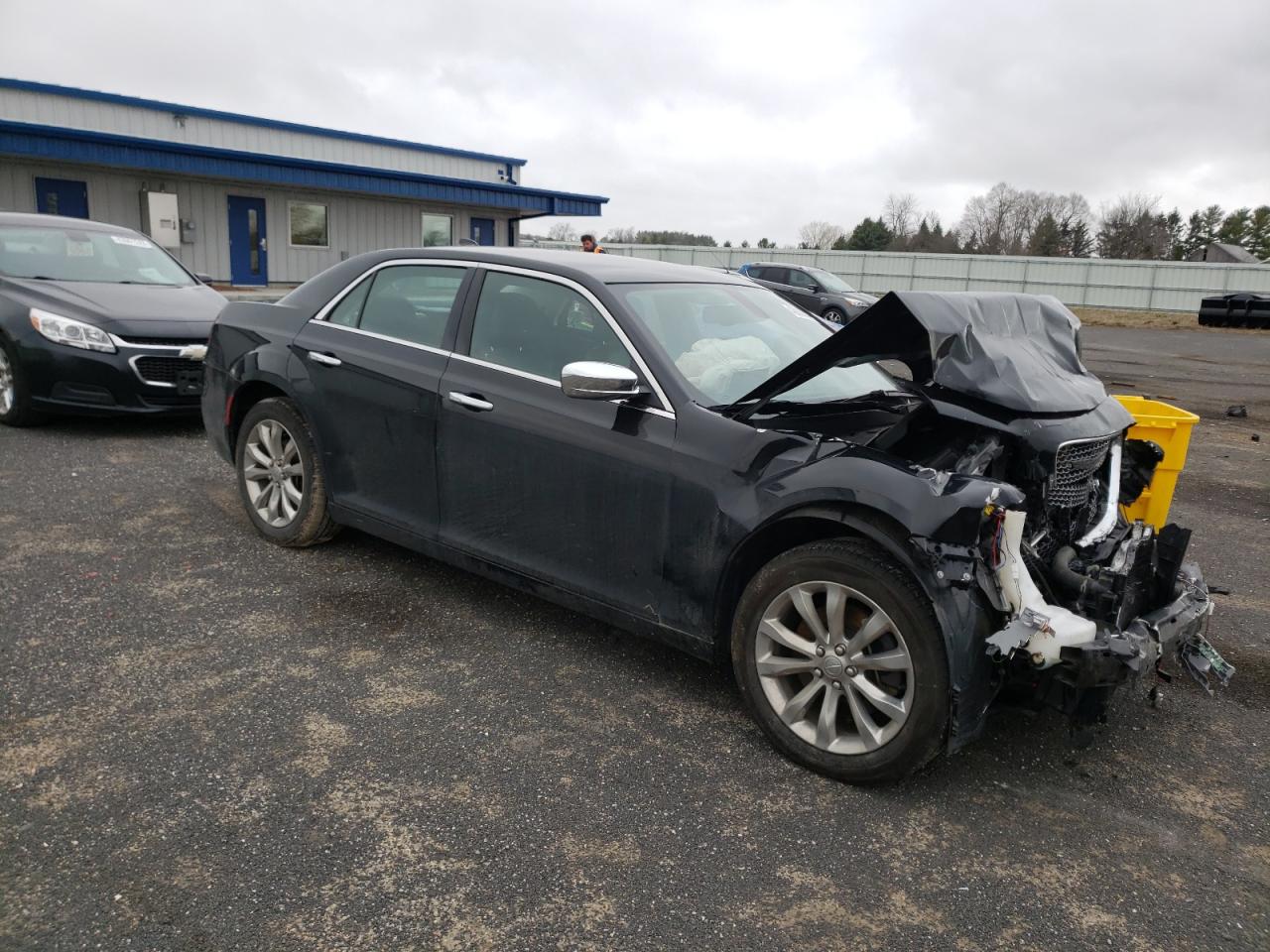 CHRYSLER 300 LIMITE 2019 with VIN 2C3CCAKG3KH690916 - Photo from auction