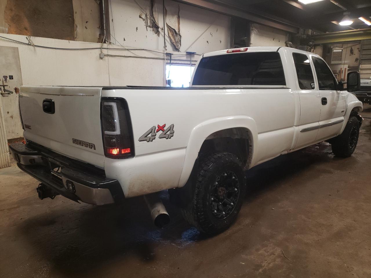 Photo 4 from auction – 2003 GMC SIERRA K25 with VIN 1GTHK291X3E226686