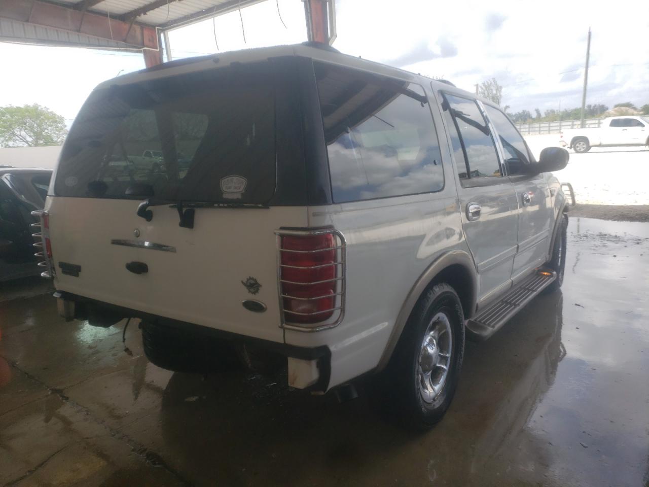 Photo 4 from auction – 2000 FORD EXPEDITION with VIN 1FMRU1766YLA59197