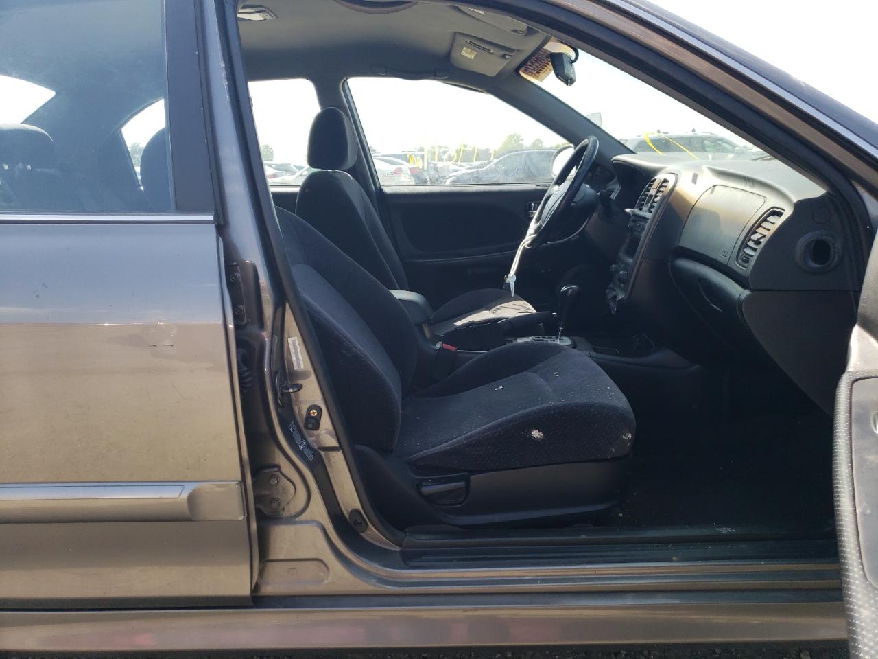Photo 5 from auction – 2004 HYUNDAI SONATA GL with VIN KMHWF25S04A034191