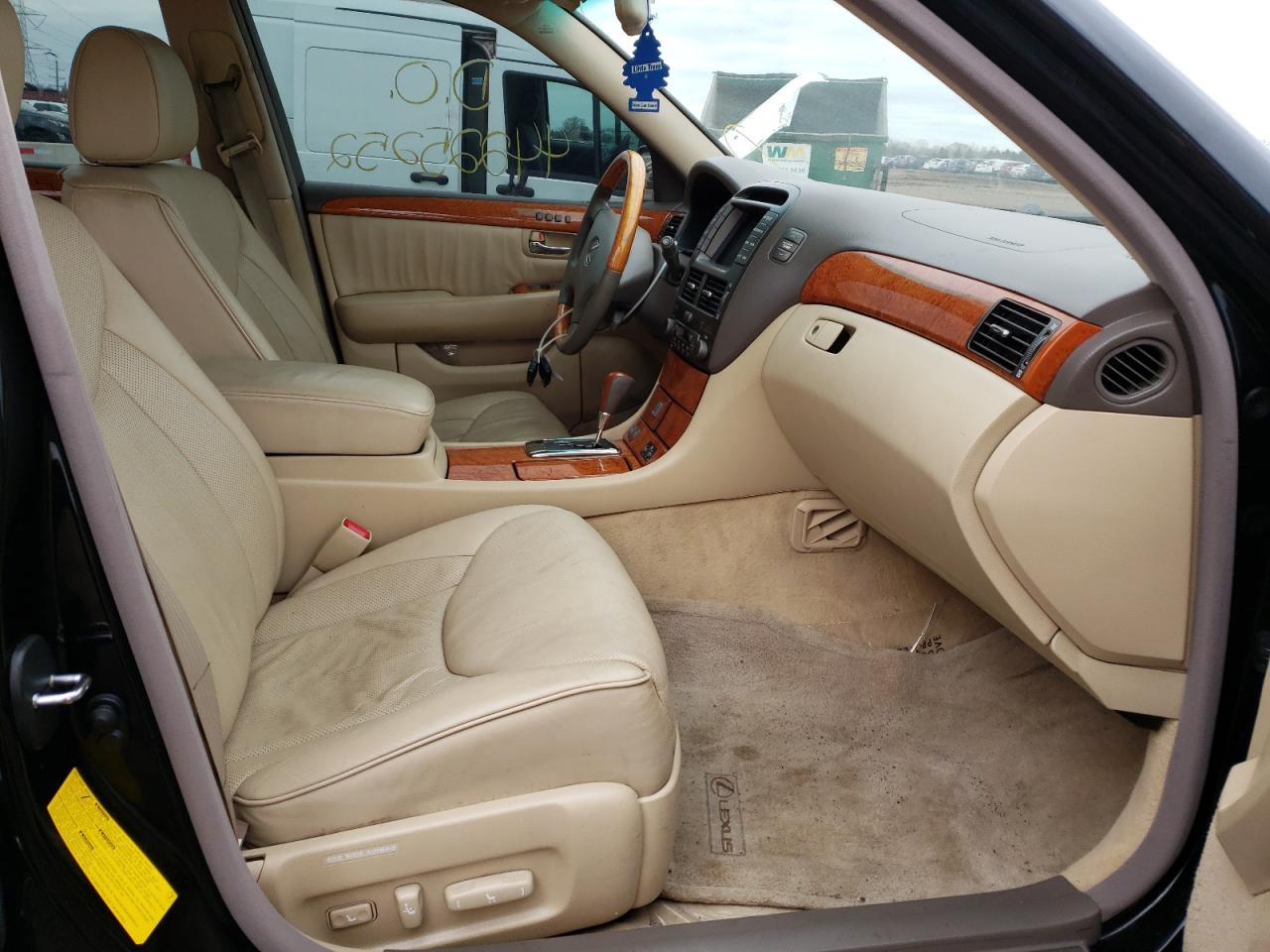Photo 5 from auction – 2004 LEXUS LS 430 with VIN JTHBN36F440158420