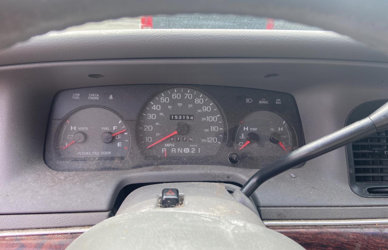 Photo 8 from auction – 2002 MERCURY GRAND MARQ with VIN 2MEFM75W92X635533