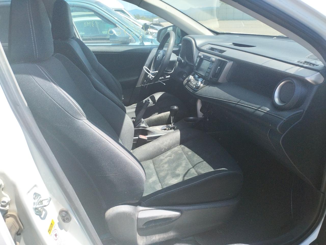 Photo 5 from auction – 2014 TOYOTA RAV4 XLE with VIN 2T3RFREV7EW153699