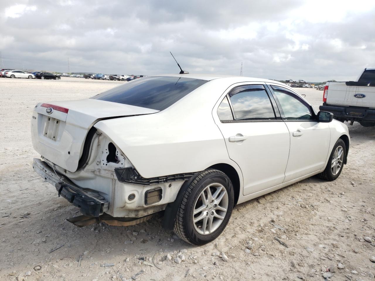 Photo 4 from auction – 2012 FORD FUSION S with VIN 3FAHP0GA5CR304903