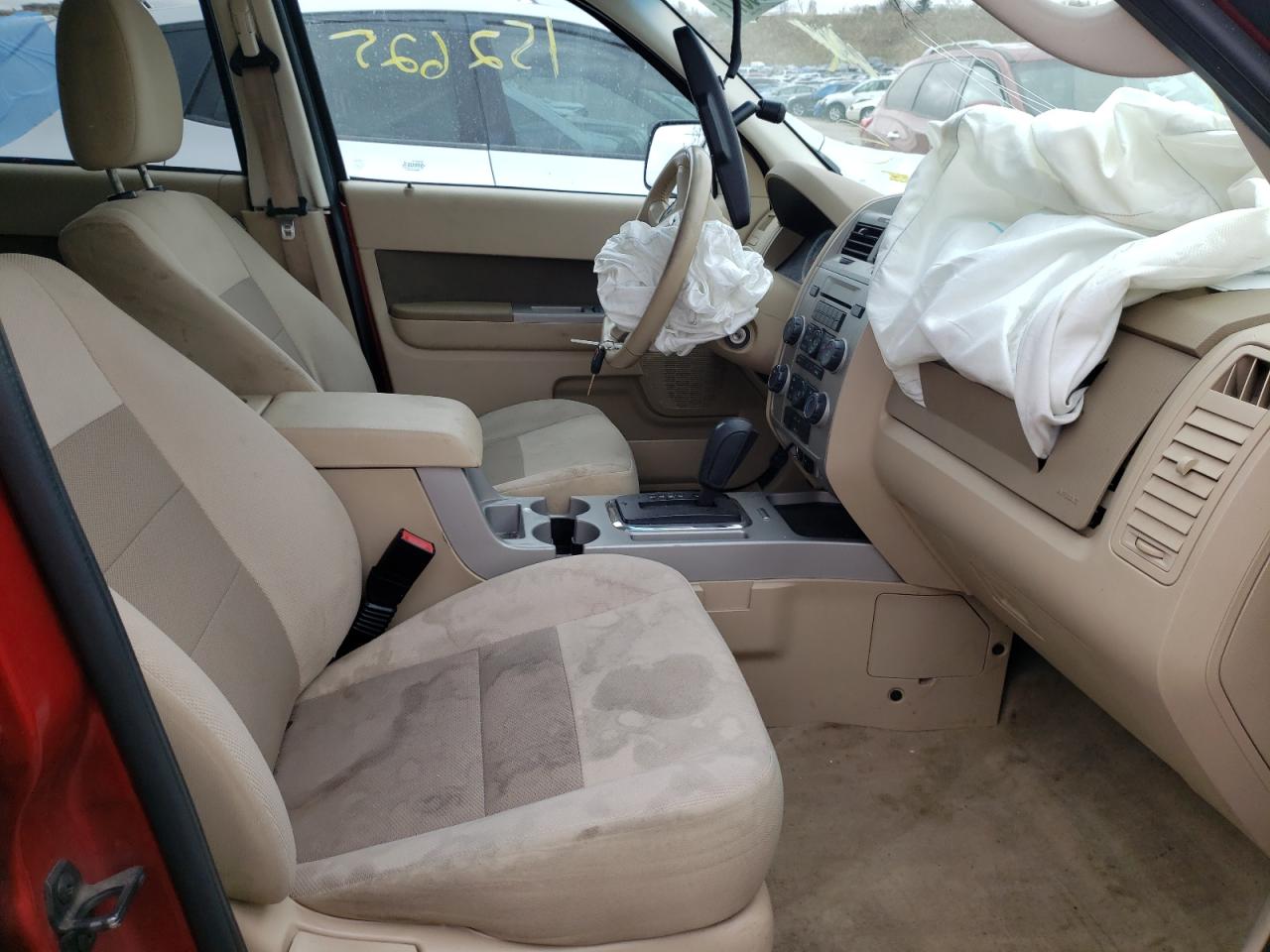 Photo 5 from auction – 2009 FORD ESCAPE XLT with VIN 1FMCU03769KB00188