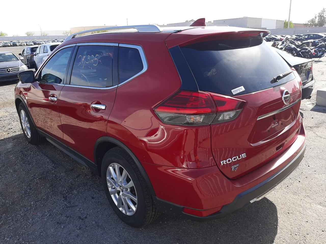 Photo 3 from auction – 2017 NISSAN ROGUE SV with VIN 5N1AT2MN8HC752113