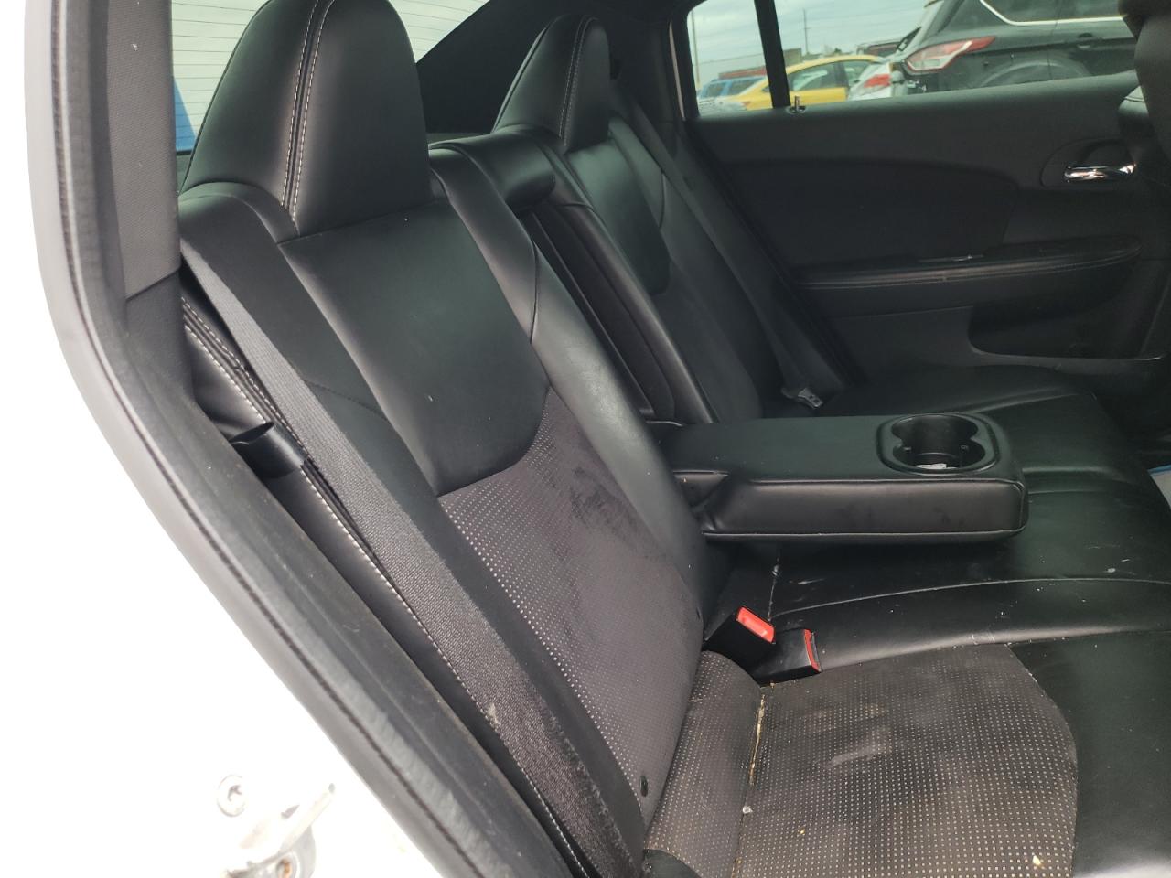 Photo 6 from auction – 2012 CHRYSLER 200 S with VIN 1C3CCBHG8CN145901