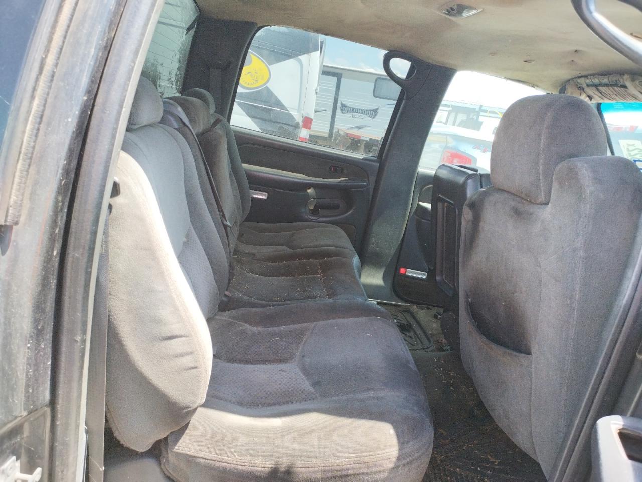 Photo 6 from auction – 2003 CHEVROLET SILVERADO with VIN 1GCHC23U93F180231