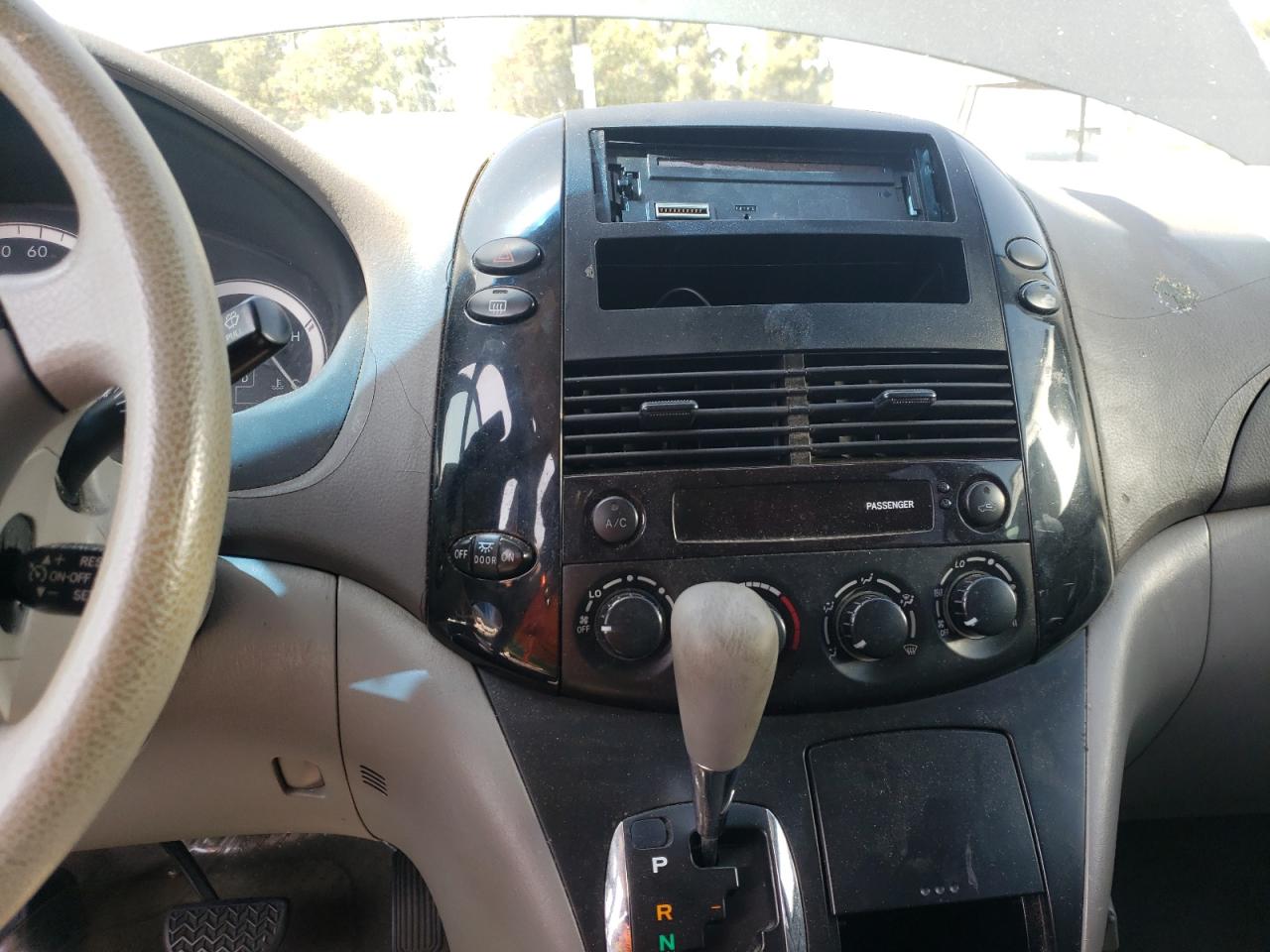 Photo 9 from auction – 2004 TOYOTA SIENNA CE with VIN 5TDZA23CX4S024198