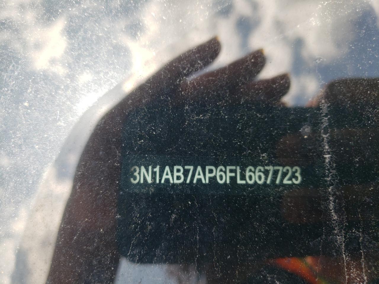 Photo 10 from auction – 2015 NISSAN SENTRA S with VIN 3N1AB7AP6FL667723