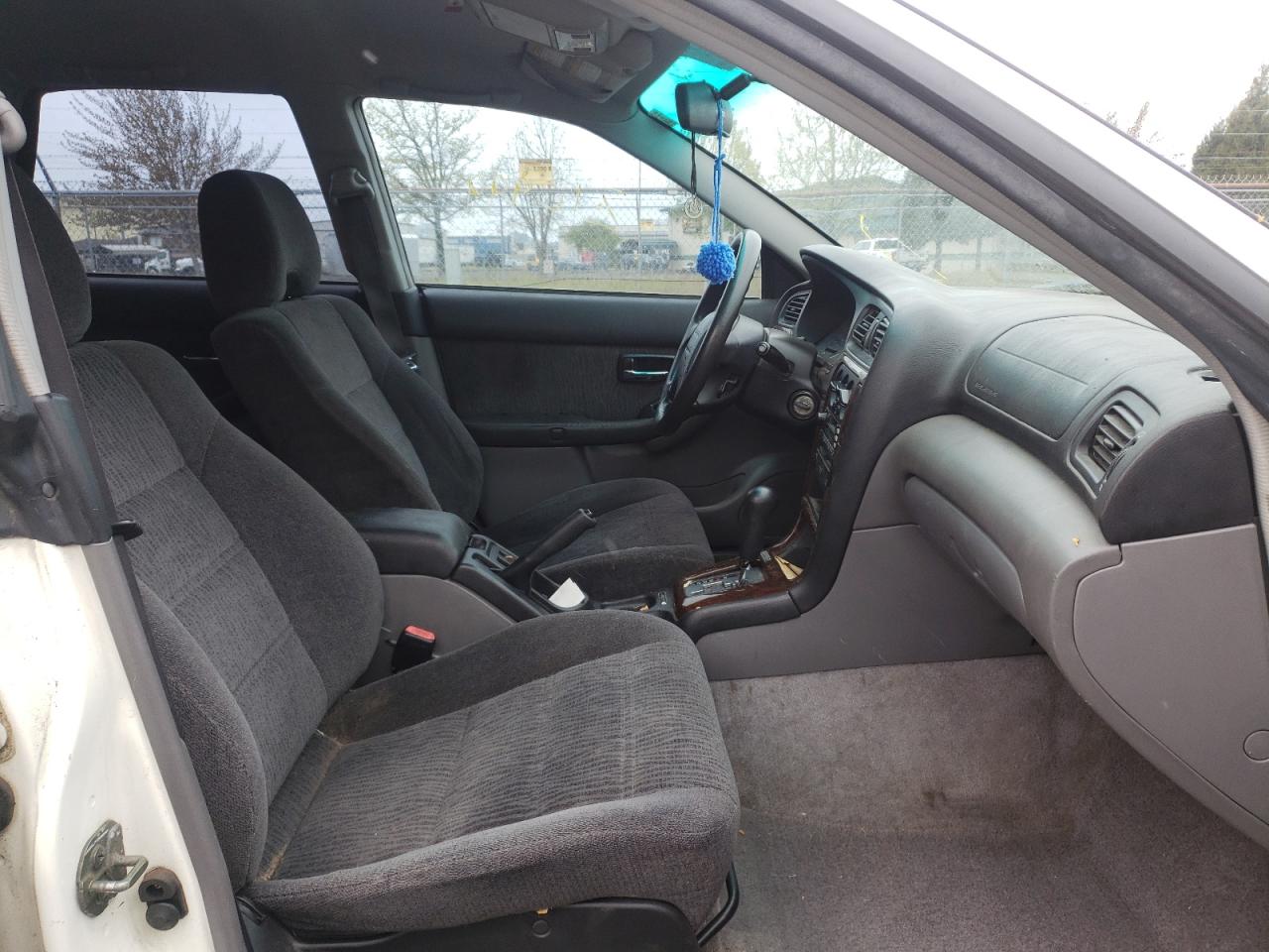 Photo 5 from auction – 2000 SUBARU LEGACY with VIN 4S3BH6659Y7622509