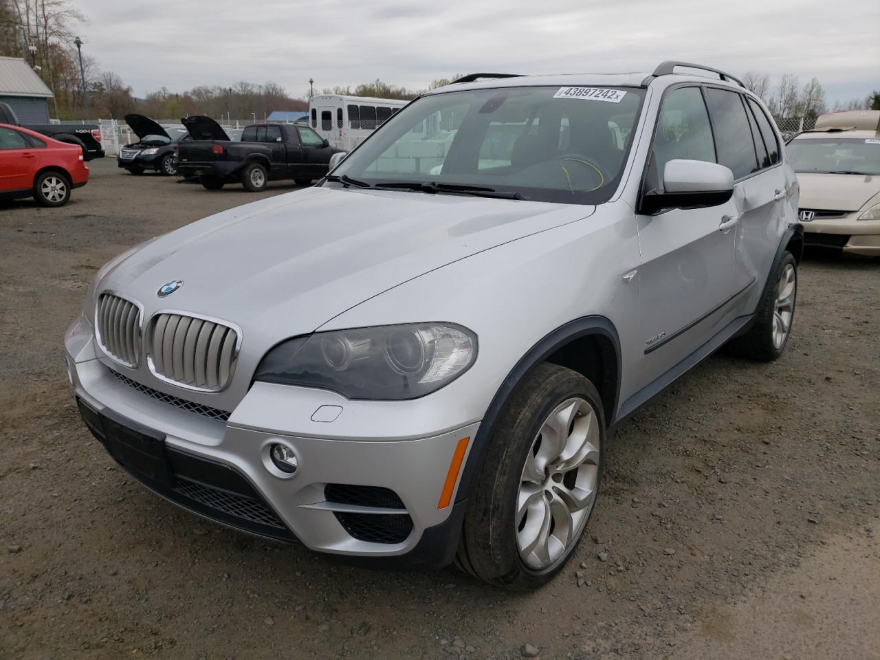 Photo 2 from auction – 2011 BMW X5 XDRIVE5 with VIN 5UXZV8C56BL419386
