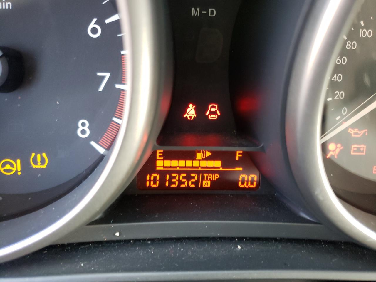 Photo 18 from auction – 2001 MAZDA 3 I with VIN JM1BL1VF5B1387709