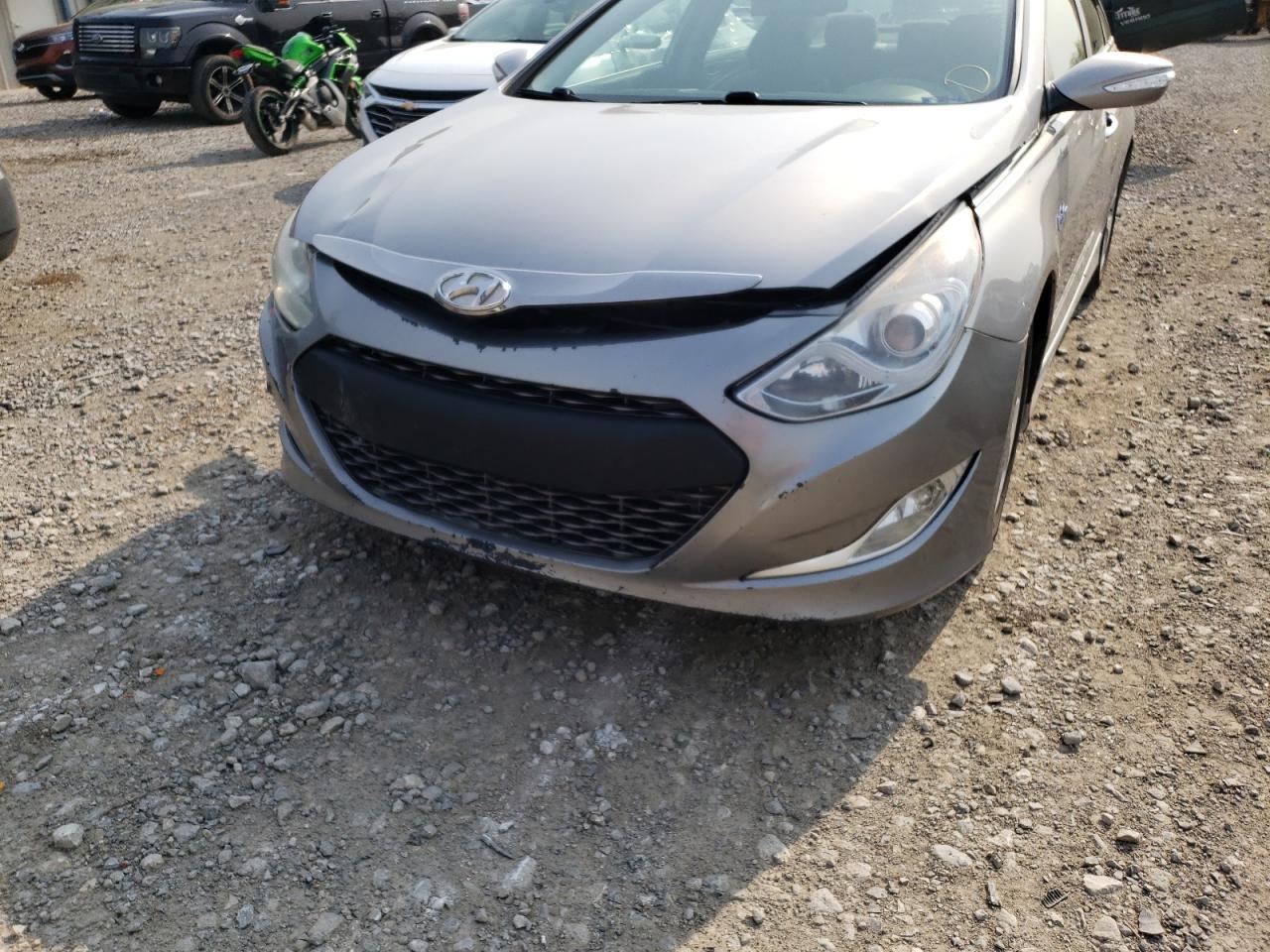 Photo 9 from auction – 2013 HYUNDAI SONATA HYB with VIN KMHEC4A40DA090946