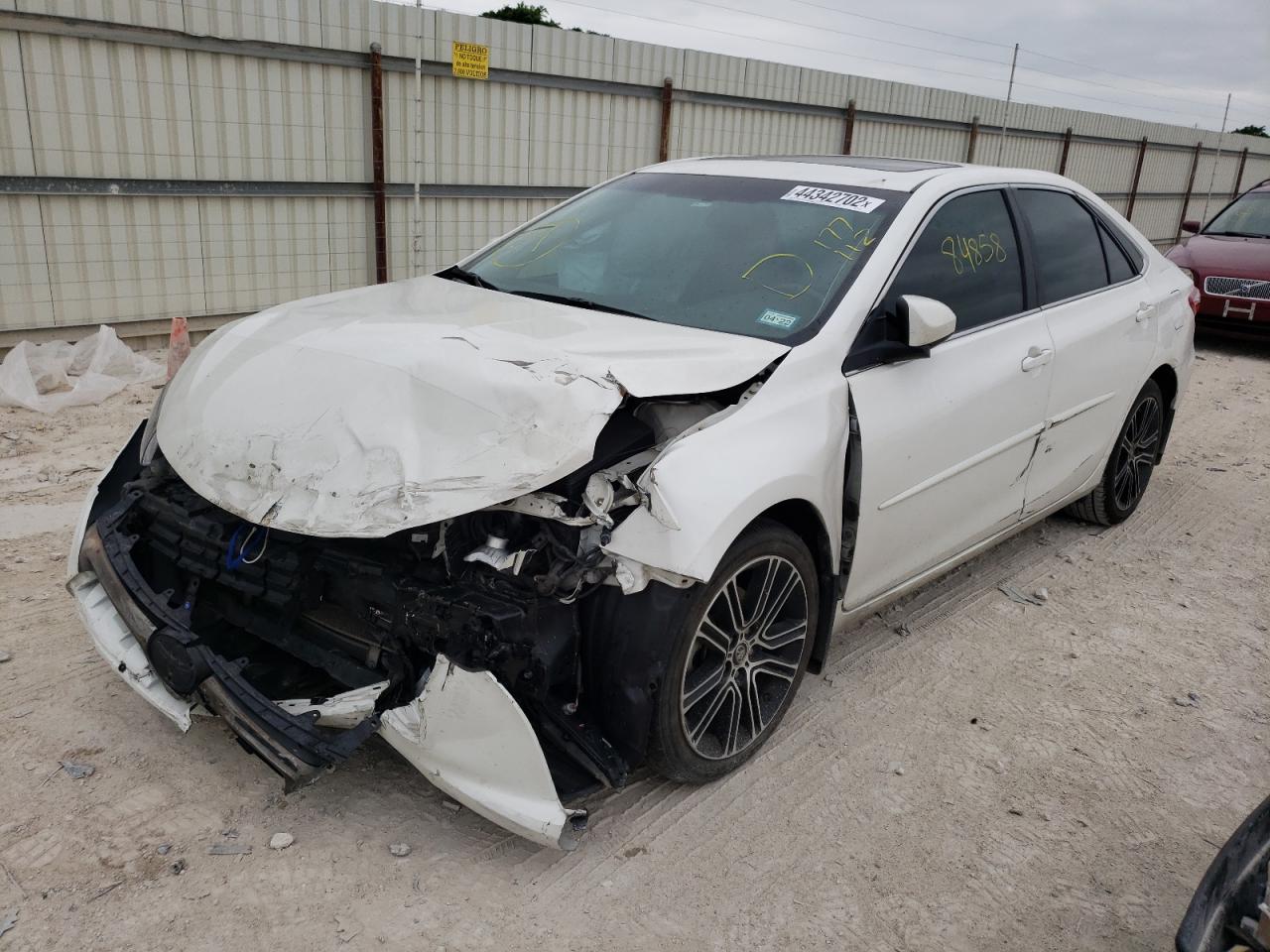 Photo 2 from auction – 2016 TOYOTA CAMRY LE with VIN 4T1BF1FKXGU177112