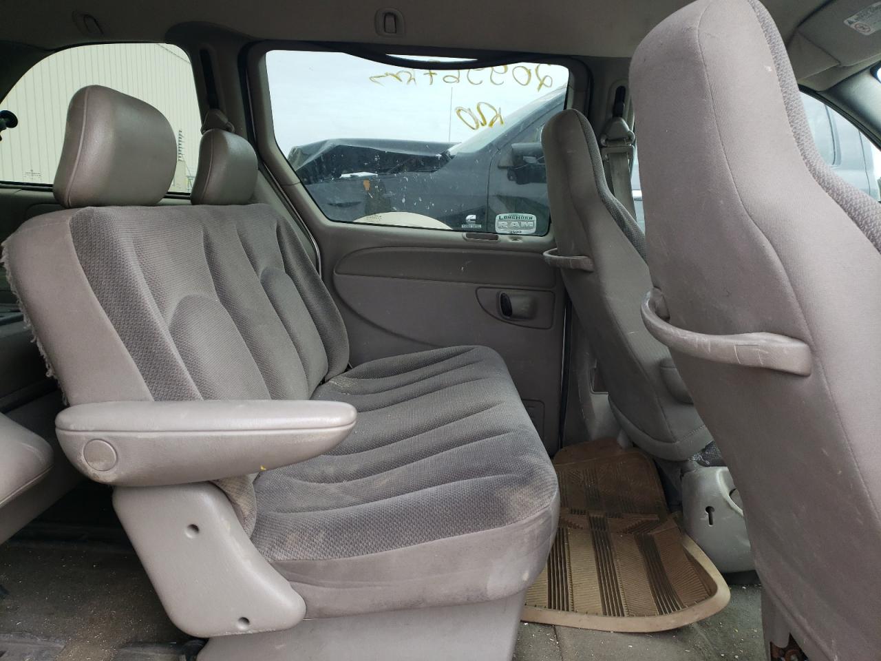 Photo 6 from auction – 2003 DODGE CARAVAN SE with VIN 1D4GP25R03B257278