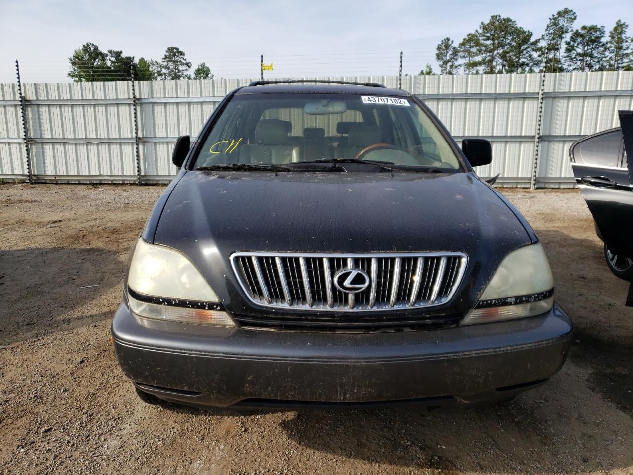 Photo 9 from auction – 2002 LEXUS RX 300 with VIN JTJHF10U120268243