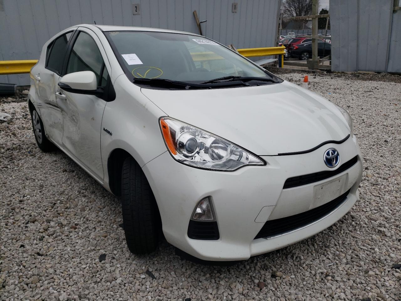 TOYOTA PRIUS C 2014 with VIN JTDKDTB31E1064071 - Photo from auction